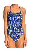 https://web.metroswimshop.com/images/NESS7081_840.jpg